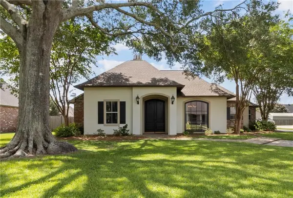 38173 S Lakeview Drive, Prairieville, LA 70769