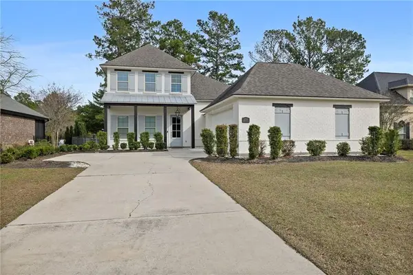 23380 Noble Oak Drive, Springfield, LA 70462