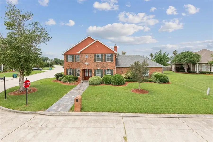 2 Squirewood Court, Harvey, LA 70058 - Image #3