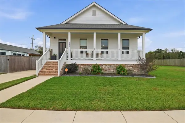 901 Cougar Drive, Arabi, LA 70032