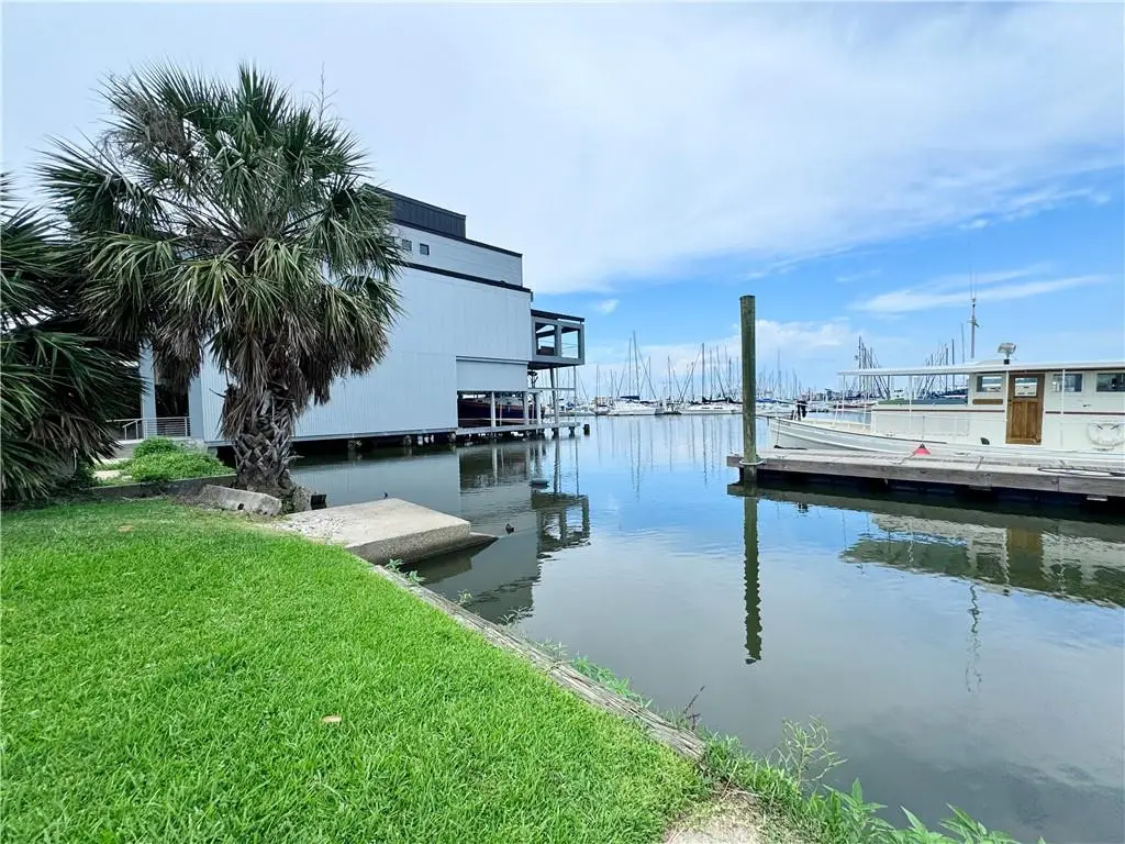 7690 Breakwater Drive, New Orleans, LA 70124 - #1