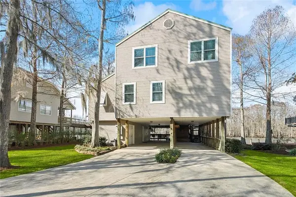 20865 Henry Road, Springfield, LA 70462