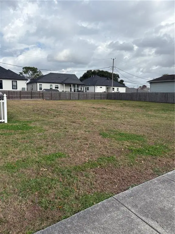 321 Bear Drive, Arabi, LA 70032