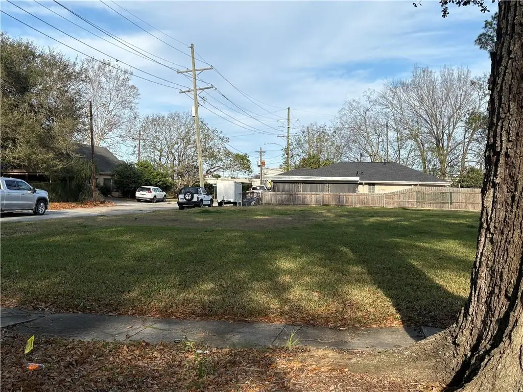 Willow Drive, Gretna, LA 70053 - Image #1