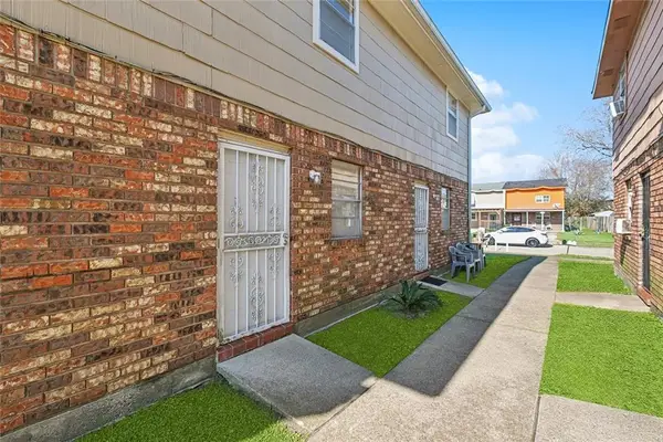 6660 Harbourview Drive, New Orleans, LA 70126