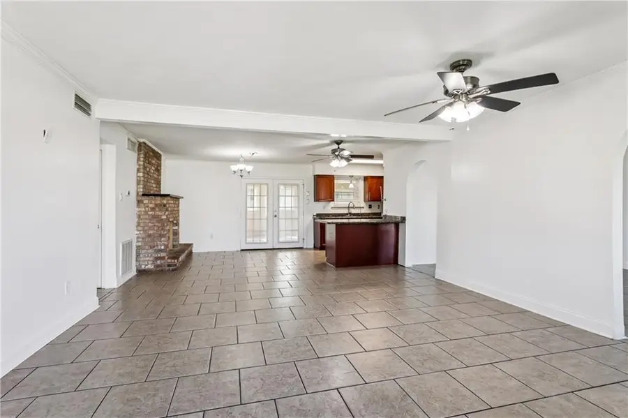 740 Huckleberry Lane, Terrytown, LA 70056 - Image #2