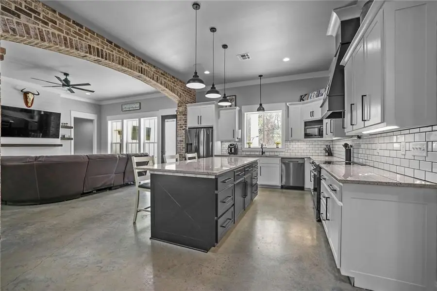 17045 Burks Avenue, Greenwell Springs, LA 70739 - Image #2