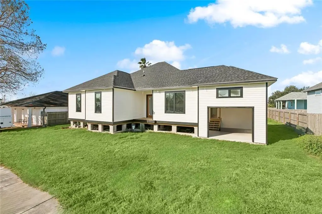 4008 Kings Drive, Chalmette, LA 70043 - #1