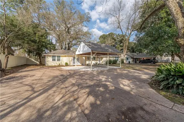 2307 Horseshoe Drive, Alexandria, LA 71301