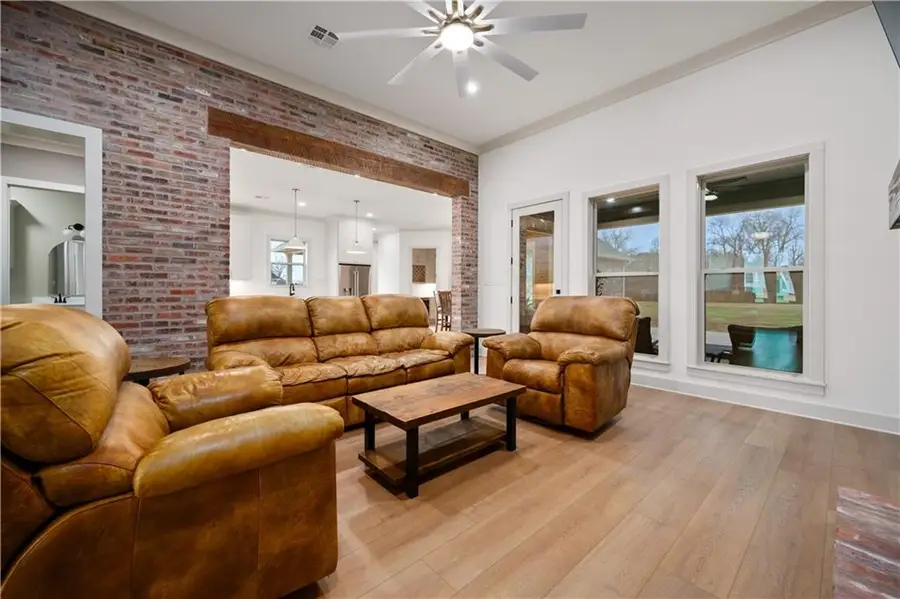 3047 Bayou Fields Drive, Alexandria, LA 71303 - #3