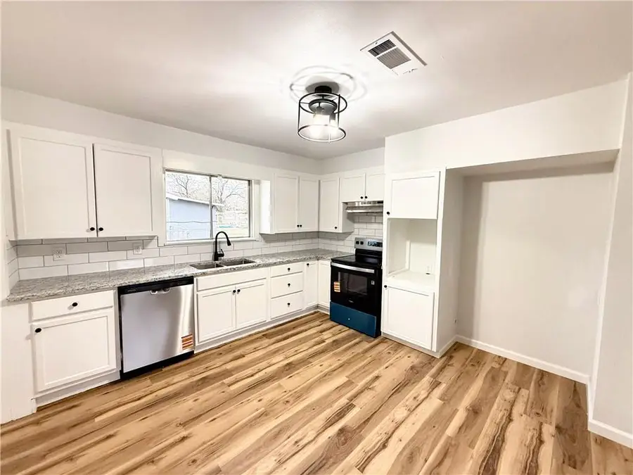 5414 Hall Street, Alexandria, LA 71303 - #3