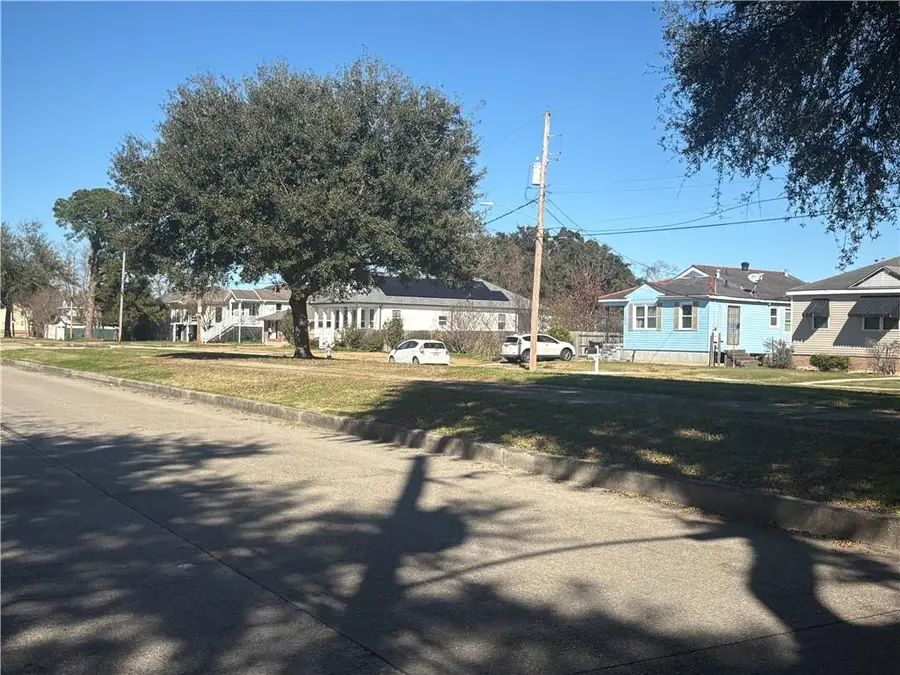 6018 Saint Anthony Avenue, New Orleans, LA 70122 - #2