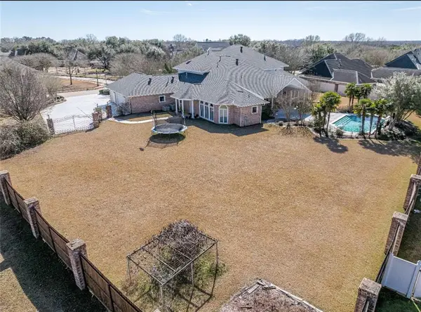 6701 Tennyson Oaks Lane, Alexandria, LA 71301