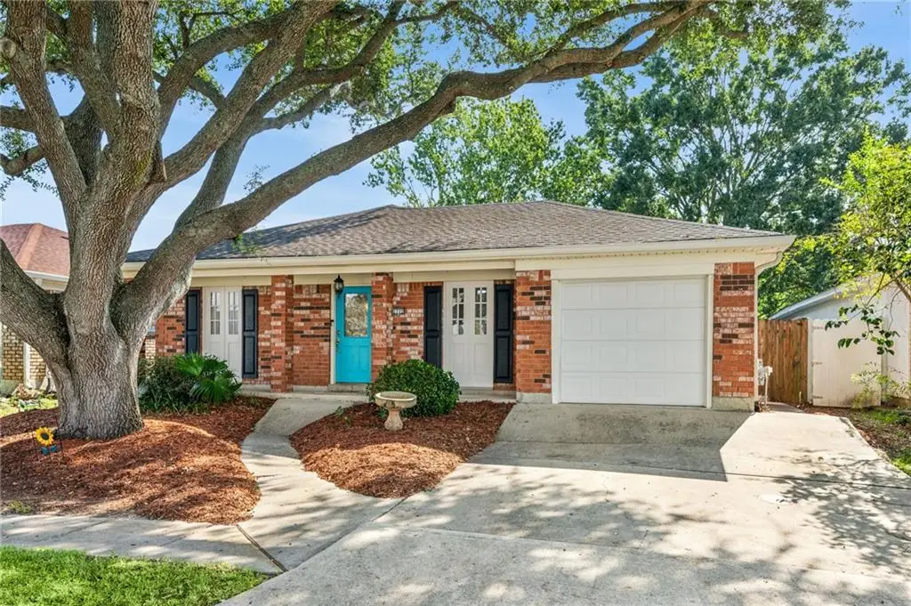 2772 Ridgefield Road, Gretna, LA 70056 - Image #1