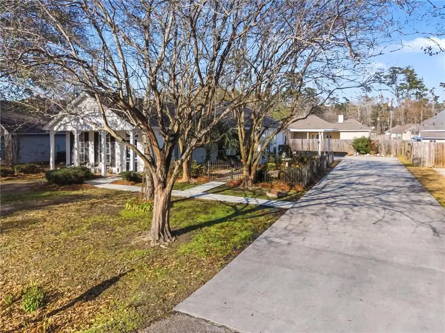 669 Labarre Street, Mandeville, LA 70448 - Image #2