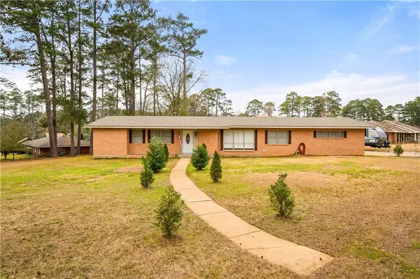 2101 Fairview Lane, Pineville, LA 71360