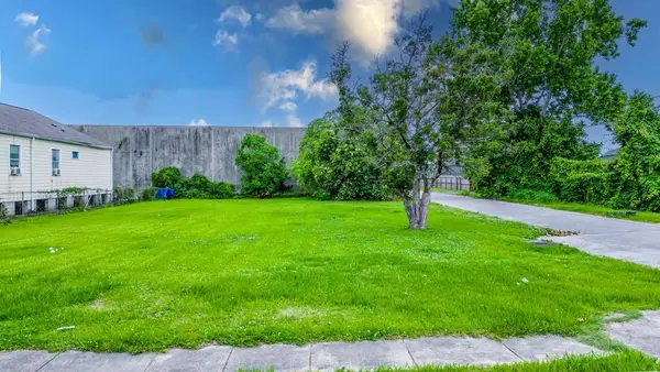 305-07 Leboeuf Street, New Orleans, LA 70114