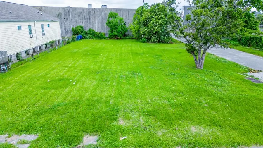 305-07 Leboeuf Street, New Orleans, LA 70114 - Image #2