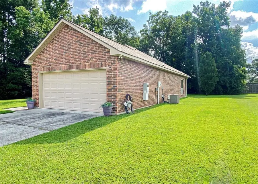 1004 S Sanctuary Avenue, Gonzales, LA 70737 - #3