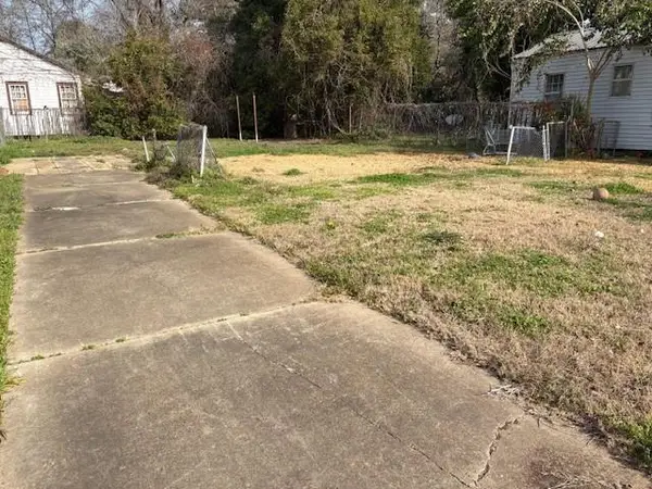 2410 Monroe Street, Alexandria, LA 71303