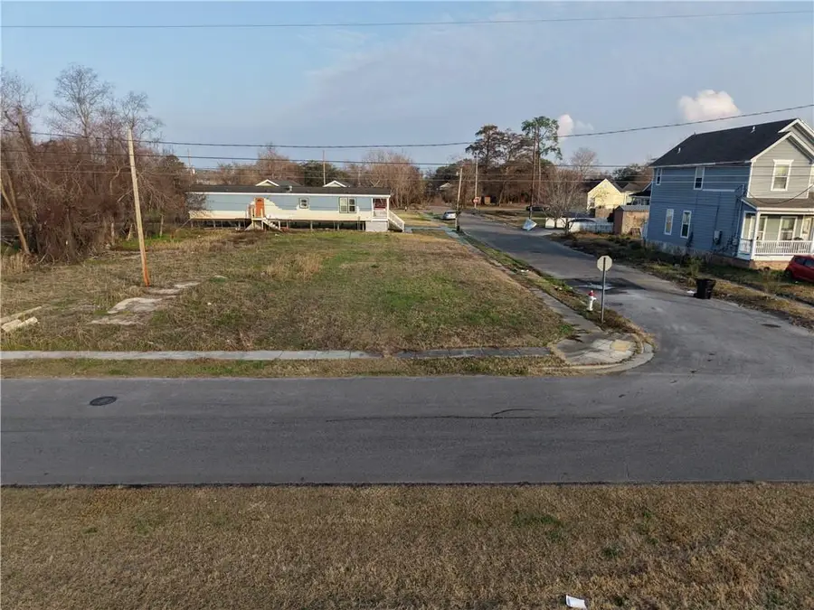 2201 Jourdan Avenue, New Orleans, LA 70117 - #3