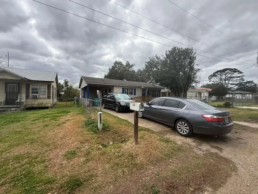 1311 Henry Street, Opelousas, LA 70570 - #2