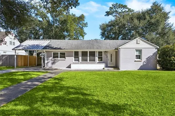 106 Larchmont Place, New Orleans, LA 70131
