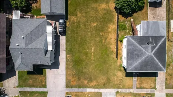 6220 Cameron Boulevard, New Orleans, LA 70122