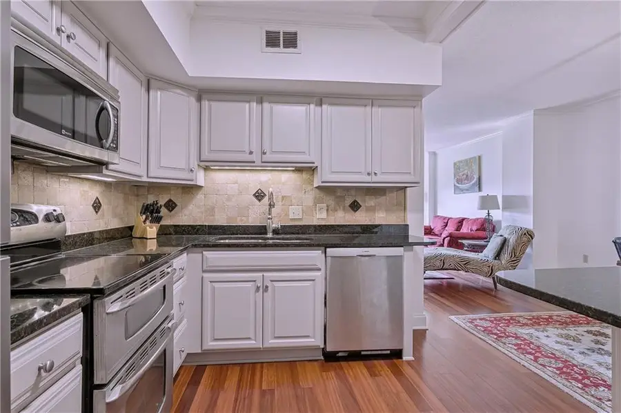 1750 St Charles Avenue #505, New Orleans, LA 70130 - #3