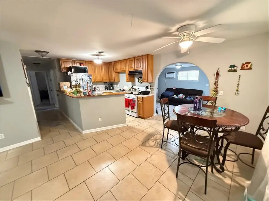 4928 Sandalwood Street, New Orleans, LA 70127 - #2