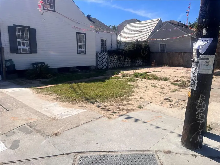 638 Port Street, New Orleans, LA 70117 - #2