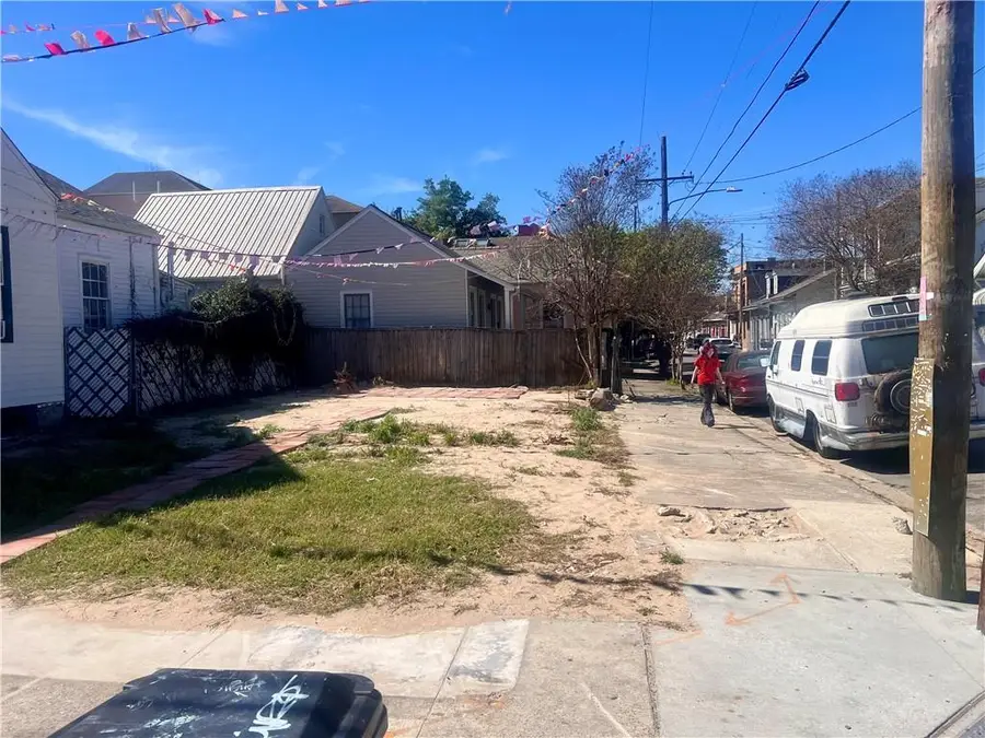 638 Port Street, New Orleans, LA 70117 - #3