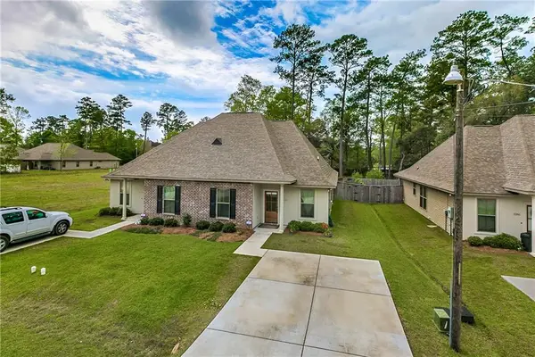 2240-2242 10th Street, Mandeville, LA 70448