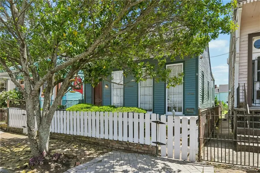 2366 68 Chippewa Street, New Orleans, LA 70130 - #2