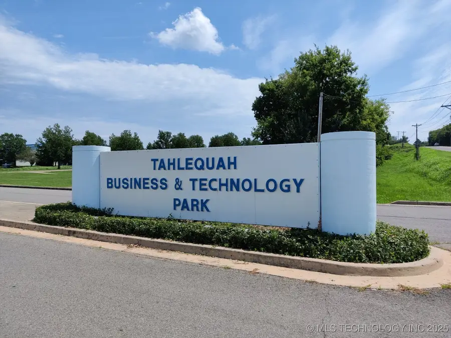 520 N Moccasin Avenue, Tahlequah, OK 74464 - #2