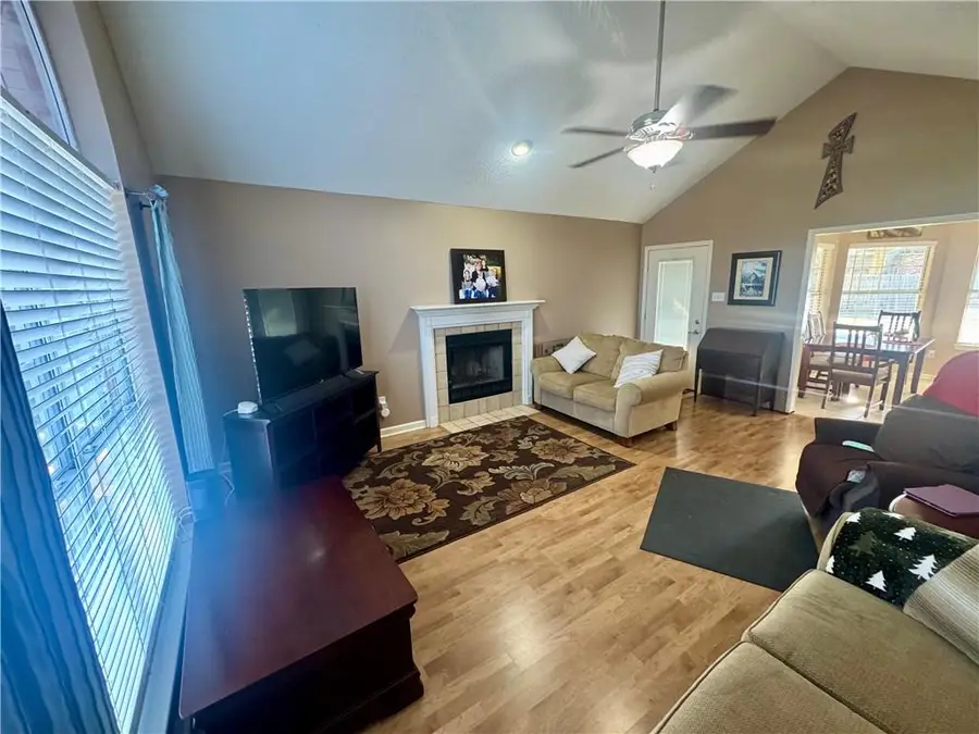 6044 Cambridge Drive, Alexandria, LA 71303 - #3