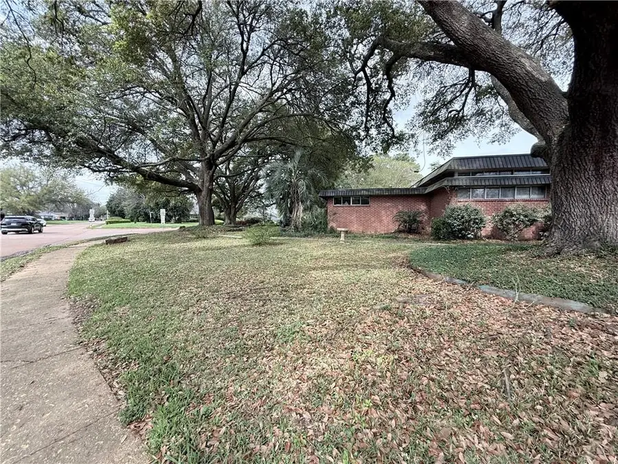 1255 Lancaster Drive, Alexandria, LA 71303 - #3