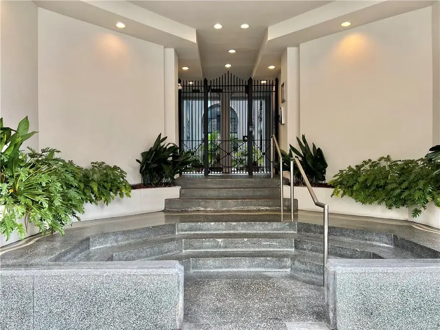 760 Magazine Street #111, New Orleans, LA 70130 - #3