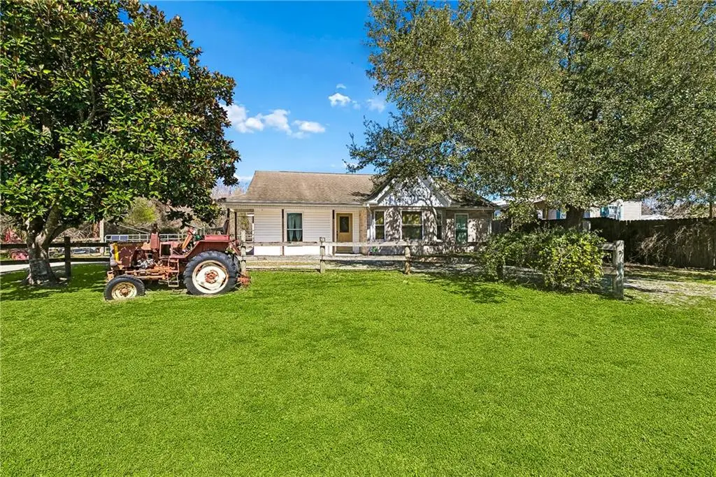 516 1/2 Oak Road, Belle Chasse, LA 70037 - #1