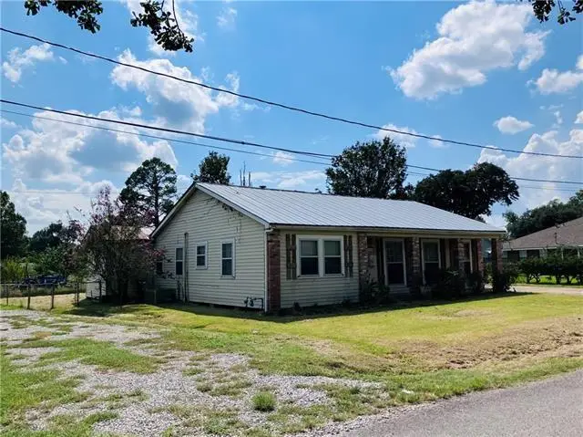 120 E Barbin Street, Marksville, LA 71351 - #2