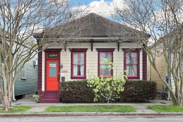 2205 Valence Street, New Orleans, LA 70115