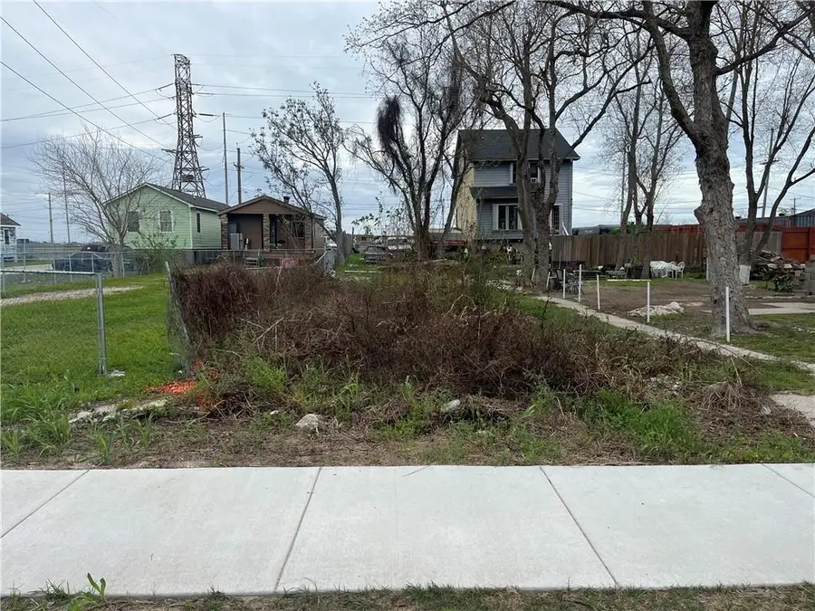 3011 Laussat Place, New Orleans, LA 70117 - #2