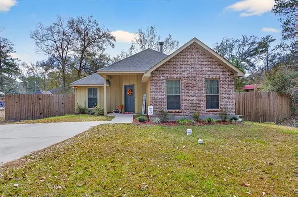 27452 John Lane, Lacombe, LA 70445