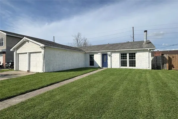 2536 Eastview Drive, Harvey, LA 70058