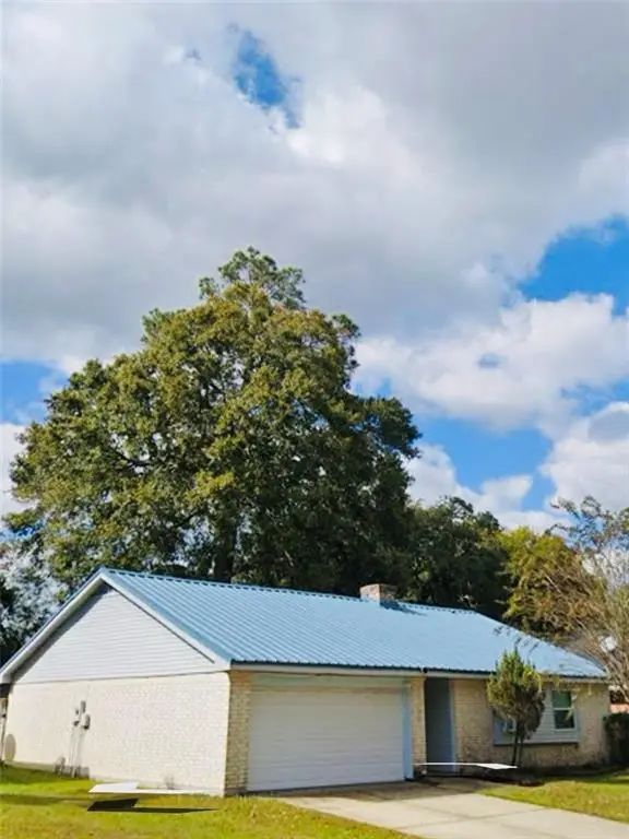 215 E Queens Drive, Slidell, LA 70458