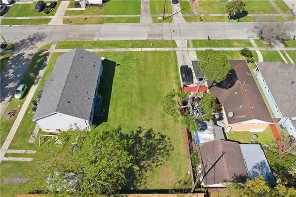 8904 Livingston Avenue, Chalmette, LA 70043