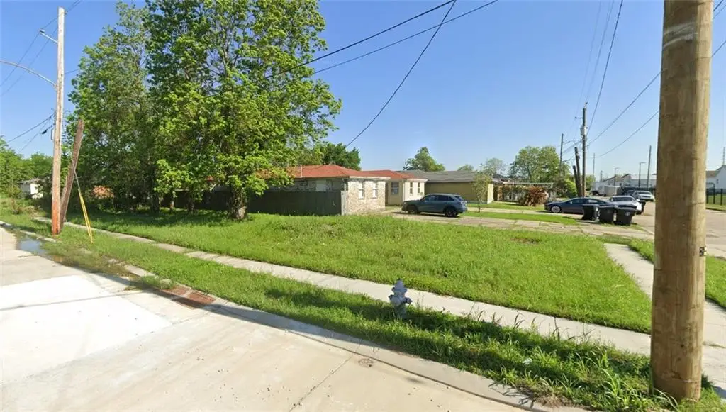 2400 Dubreuil Street, New Orleans, LA 70117 - #1