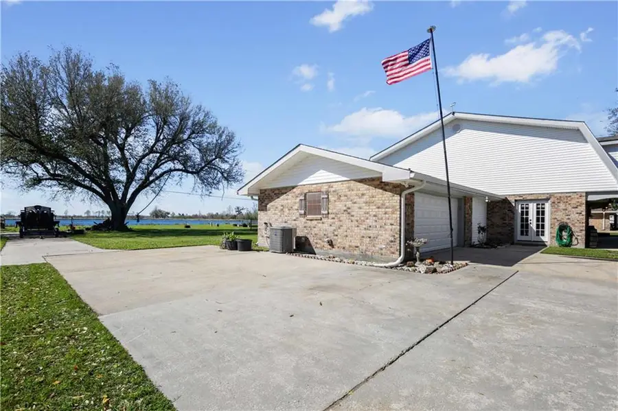 306 E Woodlawn Ranch Road, Houma, LA 70363 - #2