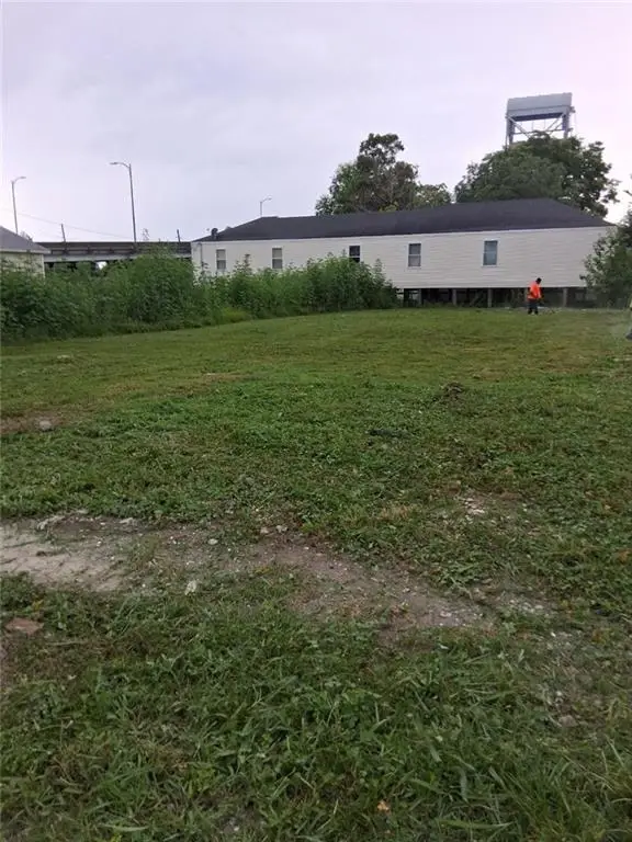 1610 Deslonde Street, New Orleans, LA 70117 - #2