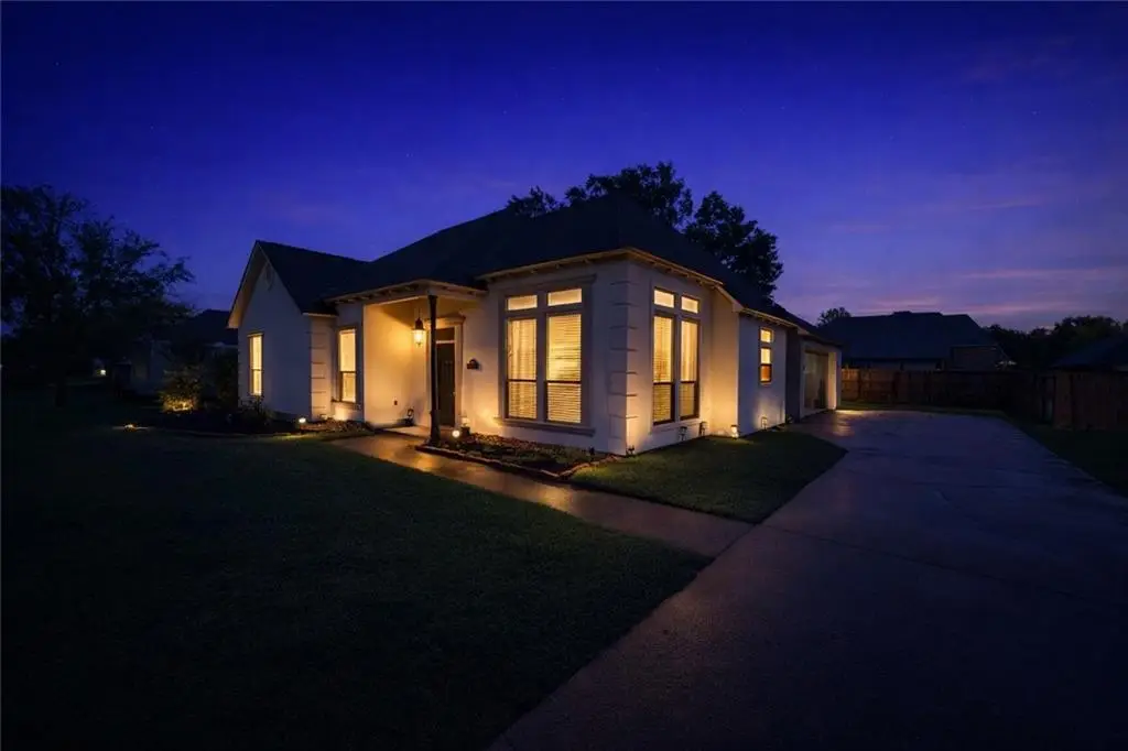 13080 Dutchtown Lakes Drive, Geismar, LA 70734 - #1